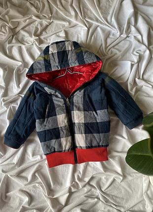 Детская двухсторонняя куртка-пуховик от бренда burberry линейка burberry baby) 18м 86см
