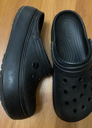 Чорні крокси на платформі crocs crush clog