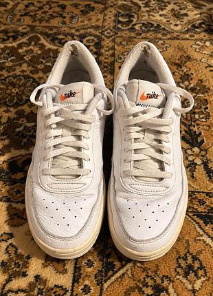 Кросівки nike з натуральної шкіри білі