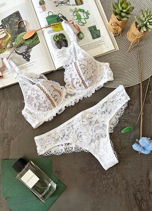 Розкішний комплект білизни від intimissimi