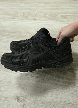 Чорні кросівки nike zoom vomero 5 bv1358-003, 43 розмір