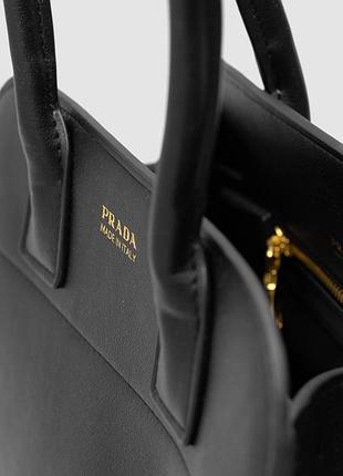 Сумка medium black leather tote bag 4