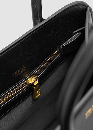 Сумка medium black leather tote bag 5