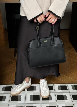 Сумка medium black leather tote bag 8