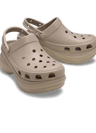 Crocs classic bae clogs. оригинал. новые. w9, w10