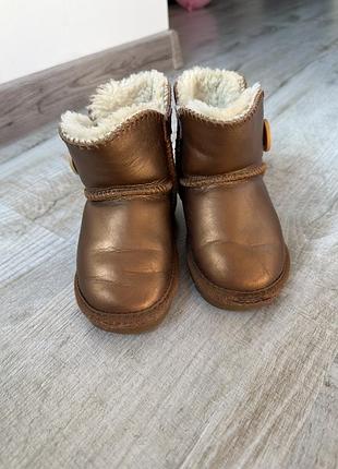 Чоботи дитячі ugg золотисті 14 см устілка 4