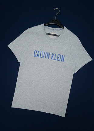 Calvin klein сіра чоловіча базова бавовняна футболка оригінал l з принтом