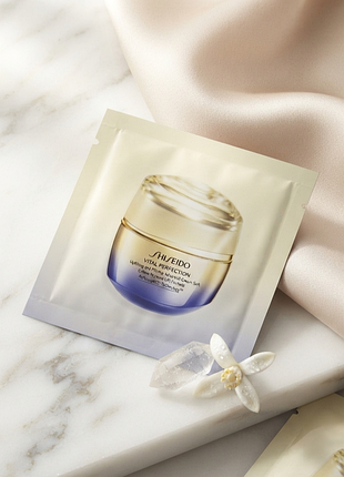 Uplifting and firming advanced cream shiseido антивіковий ліфтинг-крем для обличчя 1..5ml