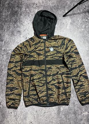 Чоловіча вітровка adidas камуфляжна, розмір xs
