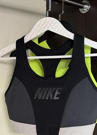 Оригінальний спортивний топ nike 3
