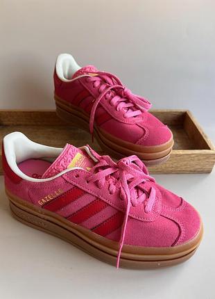 Кросівки adidas gazelle bolt рожеві 35,5 розмір 22,9 см