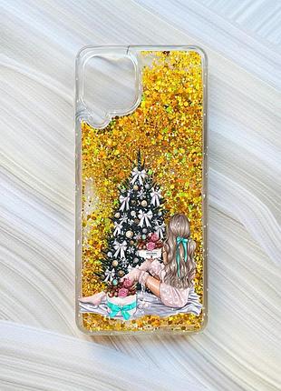 Чехол с плавающими блестками на samsung galaxy a22 4g/m22/m32 золотой девушка возле ёлки (принт 139)