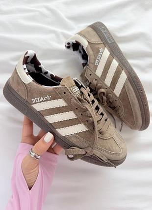 Жіночі кросівки adidas spezial
