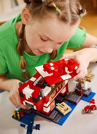 Конструктор lego minecraft грибний будинок 8