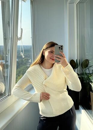 Молочний кардиган з коміром назапах 50% вовни h&m