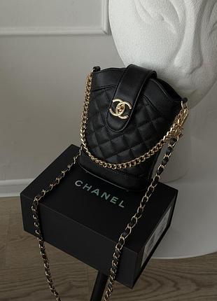 Сумка chanel vip gift чорний є