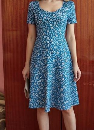 Короткотесенькие платья sm