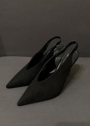 Жіночі туфлі primark чорні 2