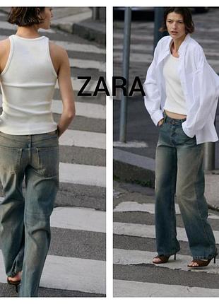 Джинси жіночі zara прямі з ефектом бруду сині