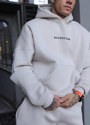 Мужской спортивный костюм