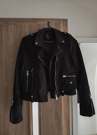 Куртка жіноча zara trf чорна під замшу