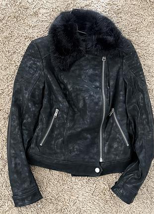 Стильна куртка косуха guess з хутром (xs-s) — стан нової