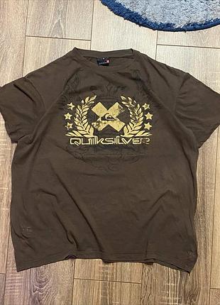 Чоловіча вінтажна футболка quiksilver коричнева з принтом