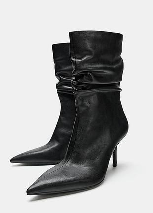 Ботинки на каблуке со сборками zara