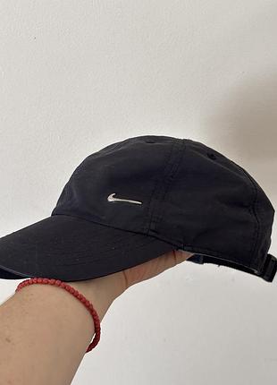 Чорна кепка бейс бейсболка оригінал nike metal swoos з металевим значком nike унісекс 75 грн