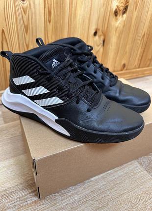 Кросівки унісекс adidas чорні, розмір 37