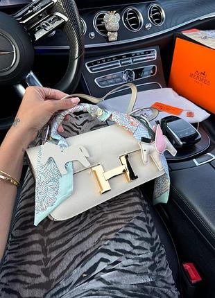 Сумка жіноча constance 26 bag in chalk white epsom leather with gold