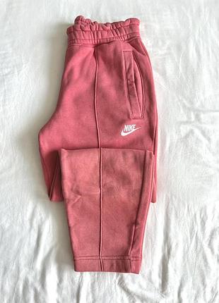 Укорочені спортивні завужені штани на флісі nike