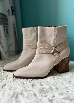 Кожаные ортопедические ботильоны vionic carnelia leather boot (water repellent) размер 40,5 5