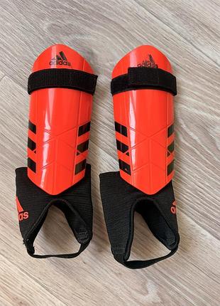 Дитяча adidas щитки для футболу
