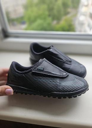 Дитячі футбольні бутси сороконіжки для хлопчика nike розмір 28,устілка 18см для футбола чорні на липучці