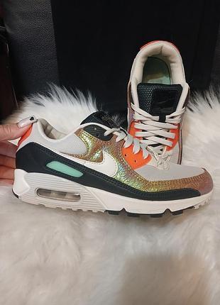 Женские кроссовки nike