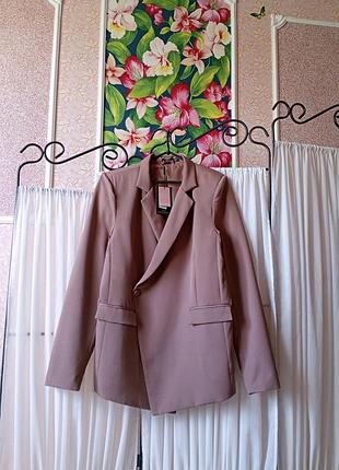 Стильний піджак кольору мокко prettylittlething.