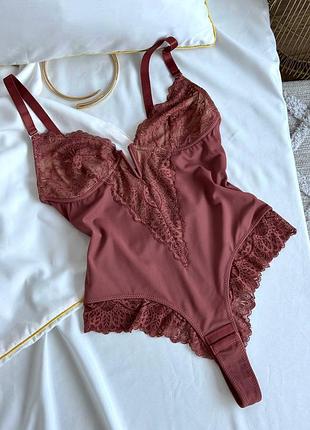 Кружевной откровенный комбидресс боди майка на крючках шоколадный