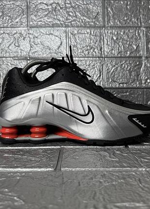 Женские кроссовки nike shox r4 ya cw2626-005