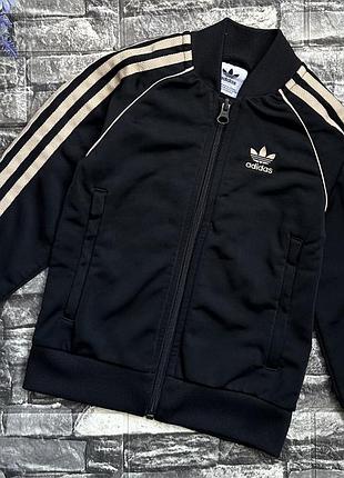 Кофта для хлопчика adidas чорна з білими смужками, розмір 104