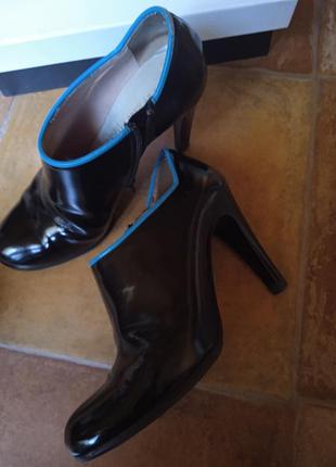 Ботинки , ботильоны из натуральной кожи от известного бренда mark by mark jacobs в отличном состоянии, размер 37,5