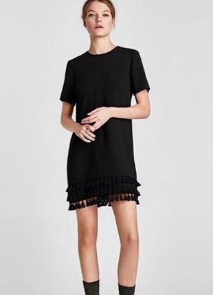 Коротка сукня жіноча zara чорна вільного крою з бахромою