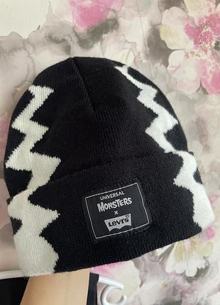 Шапка levi's x universal monsters