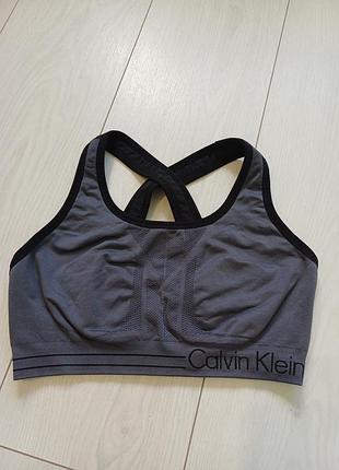 Calvin klein performance-m-топ для спорту