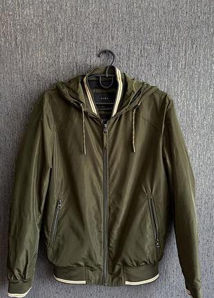 Оригинальная куртка zara бомбер хаки ветровка с капюшоном спортивная s