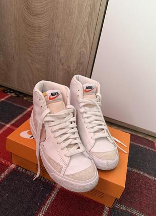 Кросівки жіночі nike blazer mid білі, розмір 37