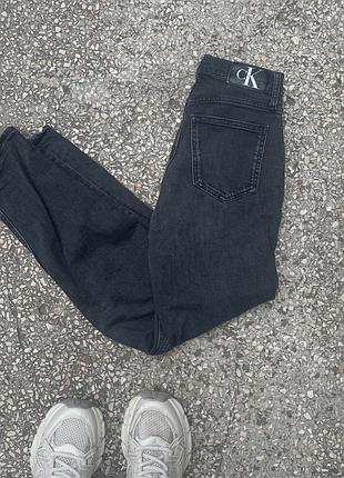 Джинси мом calvin klein 2
