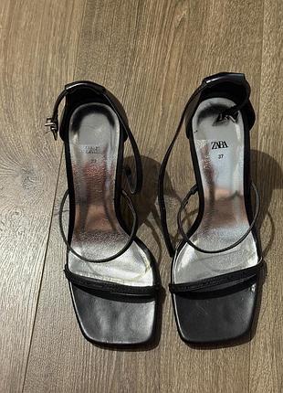 Zara босоніжки