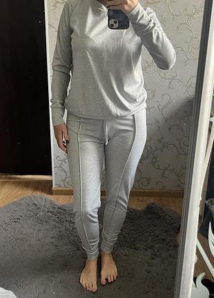 Спортивний костюм
