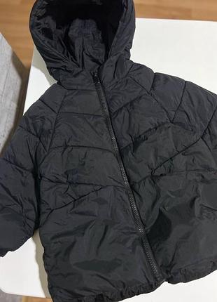 Чорна куртка zara 4-5 2